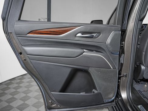 Used 2021 Cadillac Escalade Premium Luxury AWD/4WD image 26