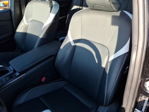 Used 2025 Toyota Camry SE FWD image 18