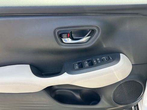New 2026 Honda HR-V LX image 19