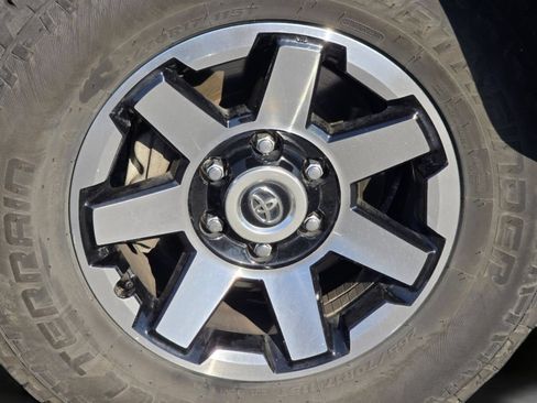 Used 2022 Toyota 4Runner TRD Off-Road Premium AWD/4WD image 26