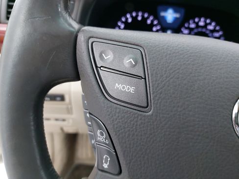 Used 2011 Lexus LS 460 w/ Luxury Value Edition RWD image 19