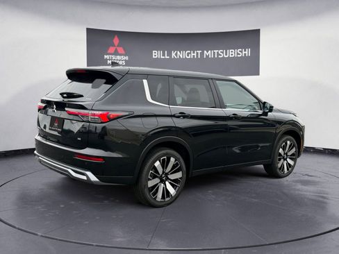 Used 2025 Mitsubishi Outlander SE AWD/4WD image 5