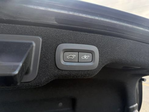 Used 2018 Volvo S90 T5 Momentum w/ Convenience Package image 14