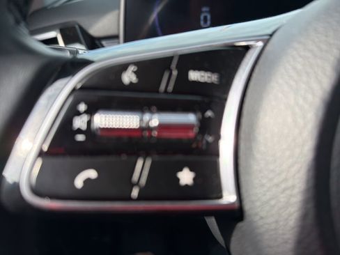 Used 2025 Kia Seltos S FWD image 25