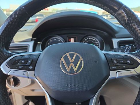 Used 2021 Volkswagen Atlas SE w/ Panoramic Sunroof Package FWD image 23