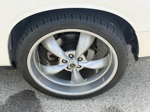 Used 2009 Dodge Challenger R/T RWD image 10