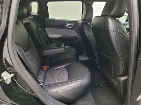 Used 2024 Jeep Compass Latitude image 19