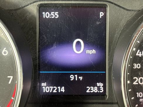 Used 2019 Volkswagen Tiguan SE w/ Panoramic Sunroof Package FWD image 22