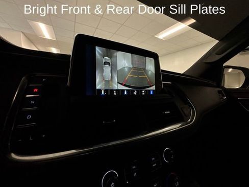 Used 2024 Chevrolet Tahoe Z71 w/ Luxury Package AWD/4WD image 19