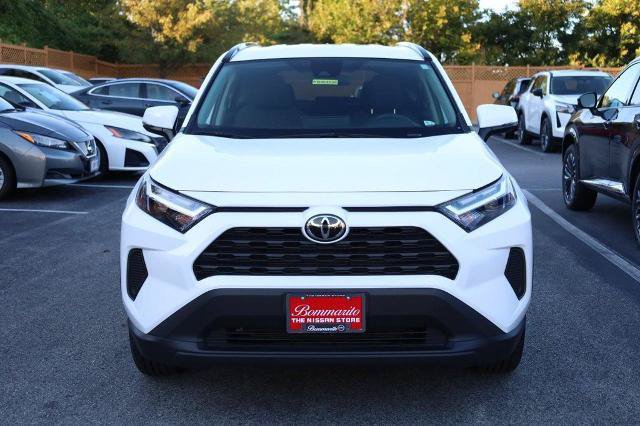 Used 2025 Toyota RAV4 XLE AWD/4WD image 4