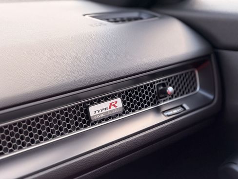 Certified 2024 Honda Civic Type R image 24
