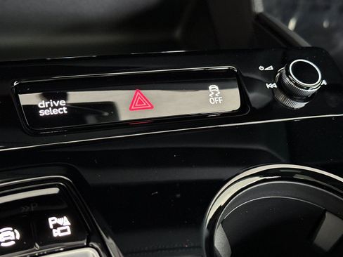 New 2027 Audi Q6 e-tron Premium AWD/4WD image 20