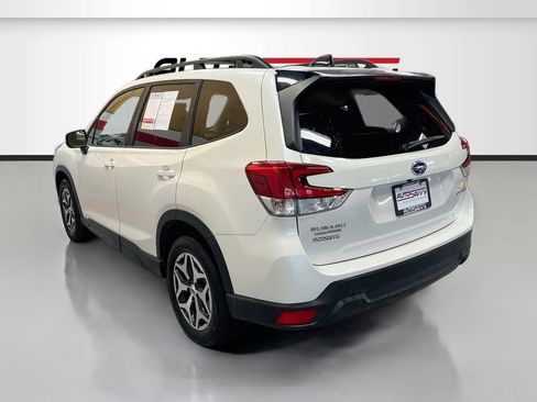 Used 2024 Subaru Forester Premium AWD/4WD image 5
