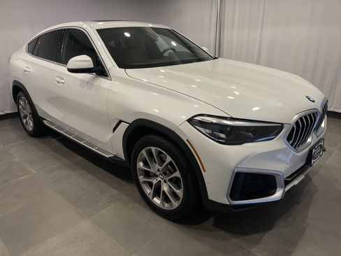 Used 2022 BMW X6 xDrive40i w/ Premium Package AWD/4WD image 3