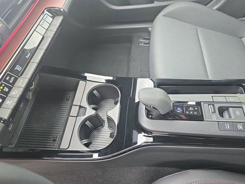 Used 2024 Toyota Prius Prime Premium image 25