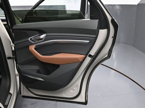 Used 2019 Audi e-tron Premium Plus image 42