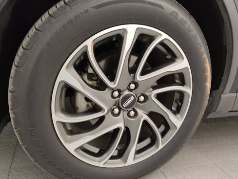 Used 2020 Lincoln Corsair FWD w/ Rear Removable Package Tray image 31