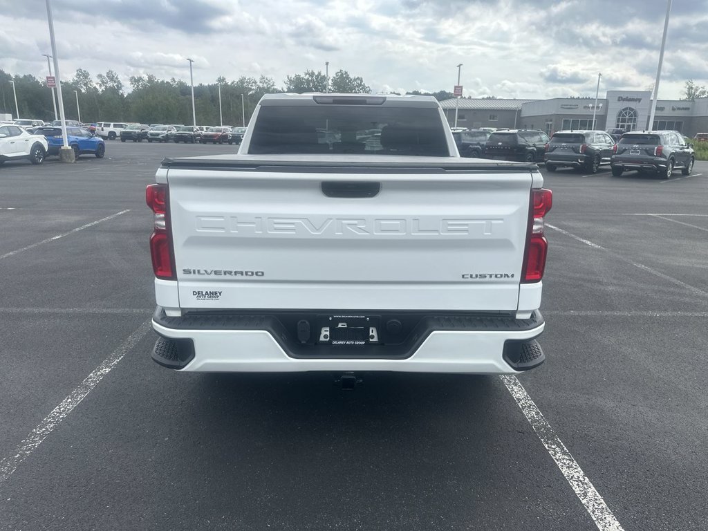 Used 2020 Chevrolet Silverado 1500 Custom w/ Custom Value Package AWD/4WD image 7