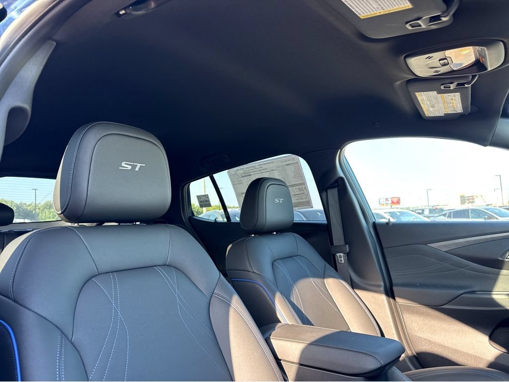 New 2026 Buick Envista Sport Touring w/ Convenience I Package FWD image 5
