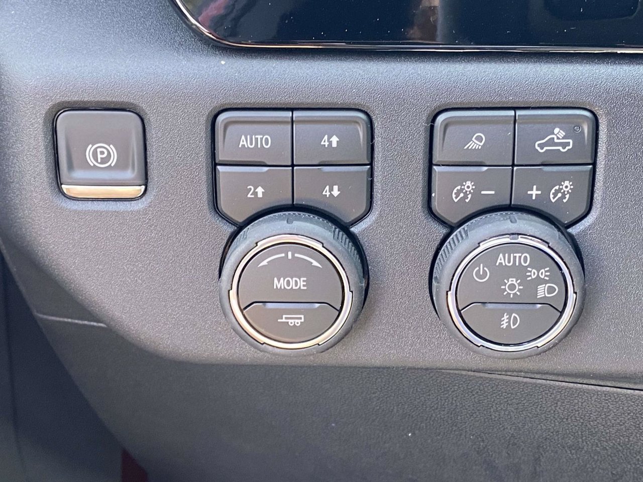 New 2026 Chevrolet Silverado 2500 High Country w/ Z71 Off-Road Package AWD/4WD image 18