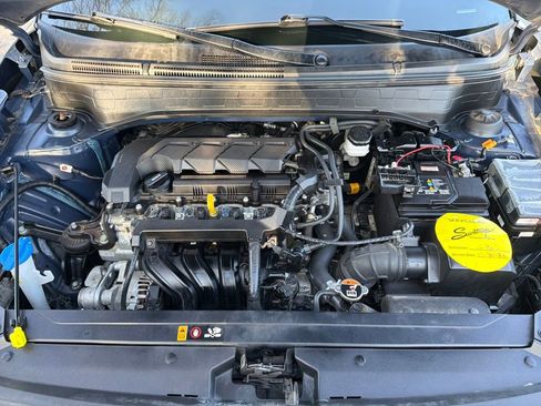 Used 2022 Hyundai Venue Limited image 25