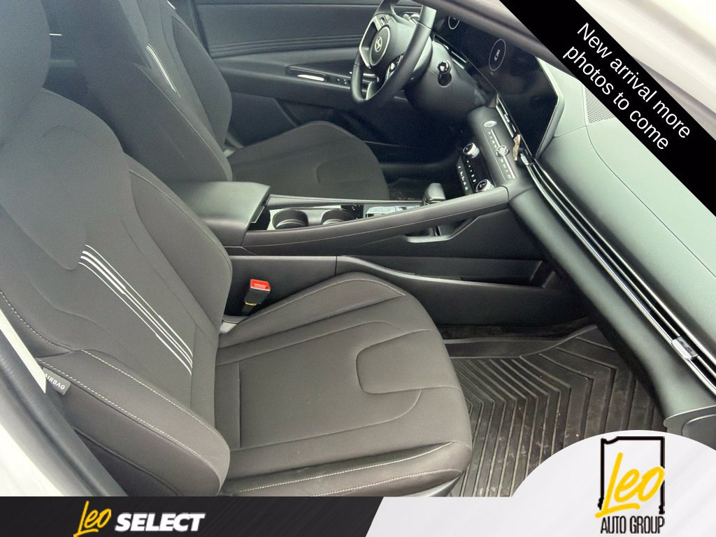 Used 2024 Hyundai Elantra SEL w/ Convenience Package FWD image 9