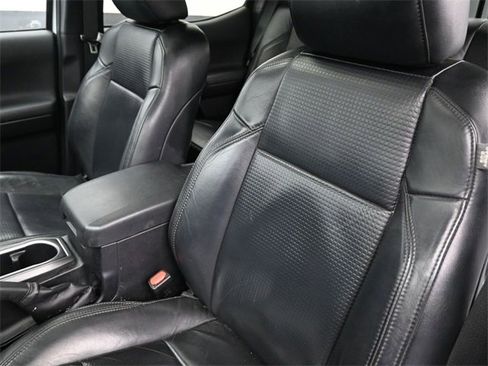 Used 2020 Toyota Tacoma TRD Sport w/ TRD Premium Sport Package image 20