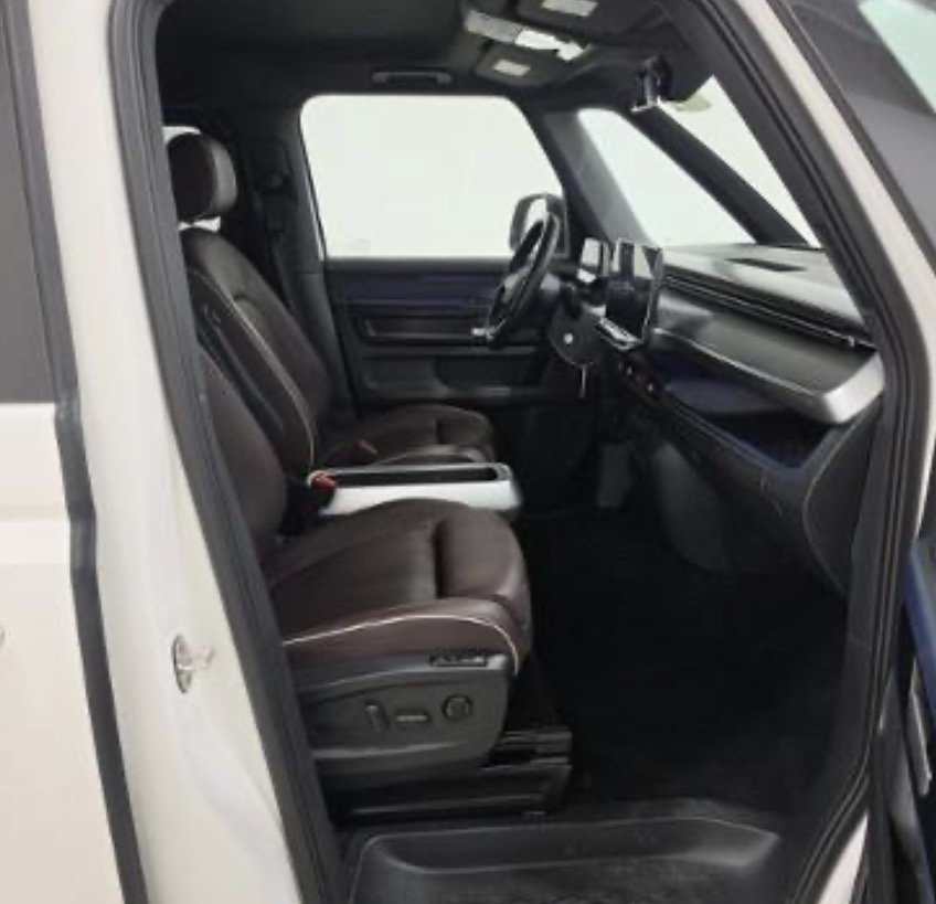 Used 2025 Volkswagen ID. Buzz Pro S RWD image 12