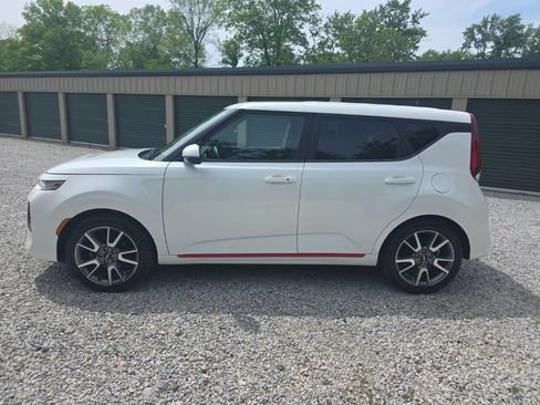 Used 2022 Kia Soul GT-Line FWD image 3