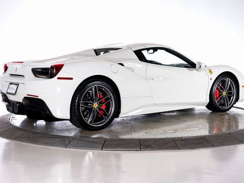 Used 2019 Ferrari 488 Spider image 2