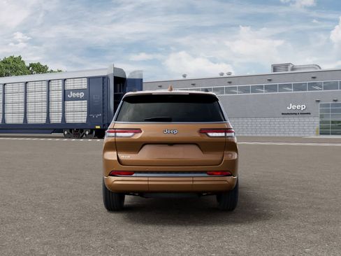 New 2026 Jeep Grand Cherokee L Limited AWD/4WD image 7