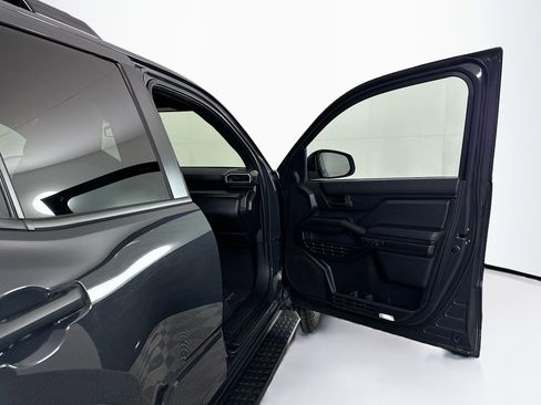 Used 2025 Toyota 4Runner TRD Off-Road image 30