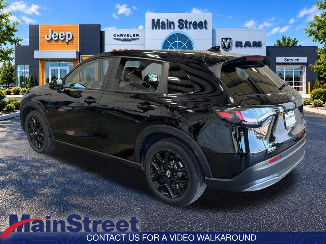 Used 2024 Honda HR-V Sport image 3