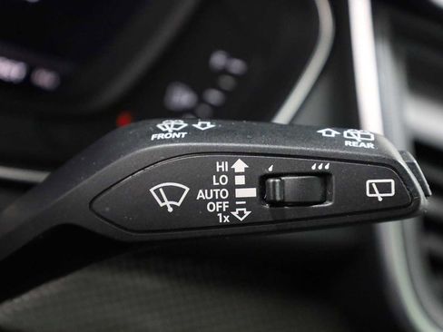 Used 2018 Audi SQ5 Prestige w/ Prestige Package image 27