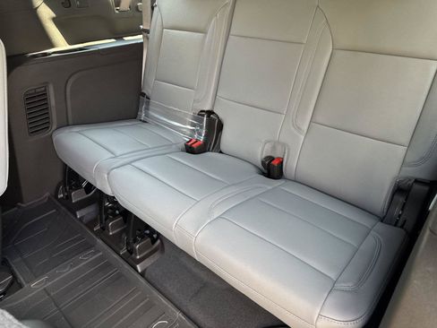 New 2026 Chevrolet Suburban LT w/ Comfort Package RWD image 34