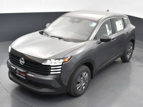 Used 2025 Nissan Kicks S image 44