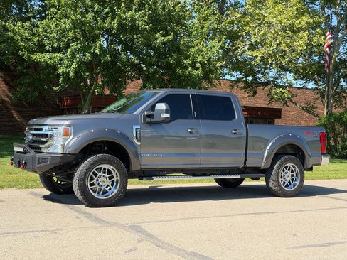 Used 2021 Ford F250 Lariat w/ Lariat Value Package AWD/4WD image 4