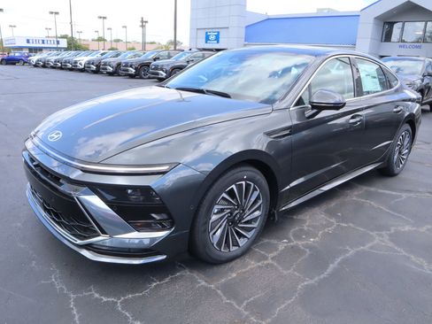 New 2026 Hyundai Sonata Limited FWD image 11