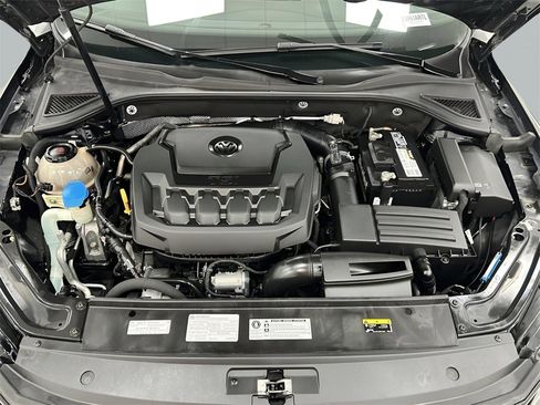 Used 2018 Volkswagen Passat 2.0T R-Line image 18