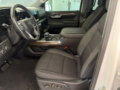 Used 2023 Chevrolet Silverado 1500 RST w/ Convenience Package II AWD/4WD image 6