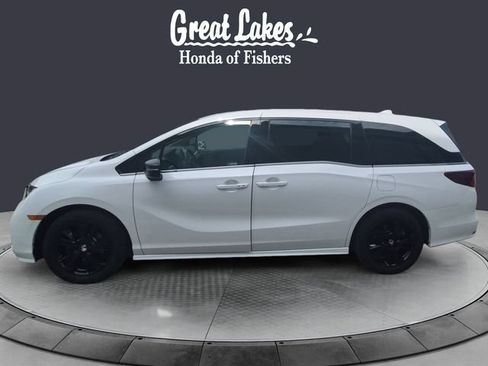 Used 2023 Honda Odyssey Sport image 2