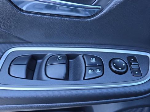 New 2025 Nissan Versa SR image 29