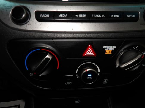 Used 2018 Hyundai Accent SE FWD image 14