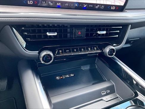 New 2026 Chevrolet Tahoe Premier w/ Sun And Tow Package AWD/4WD image 23