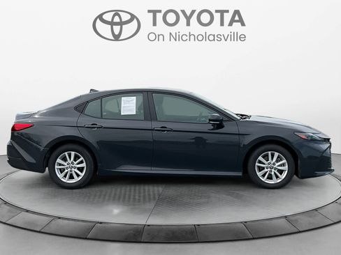 Used 2025 Toyota Camry LE image 7