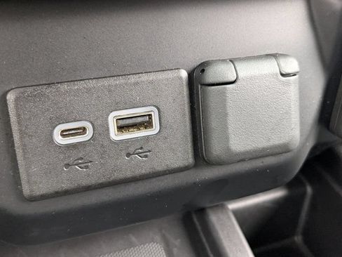 Used 2019 Chevrolet Silverado 1500 High Country w/ Technology Package AWD/4WD image 22