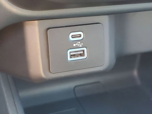 Used 2022 Ford Maverick XLT image 30