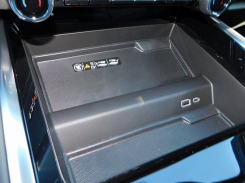 New 2025 Chevrolet Suburban High Country image 46