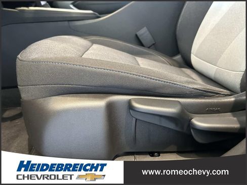Used 2025 Chevrolet Trax LS w/ LS Convenience Package FWD image 14