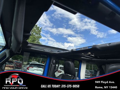 Used 2021 Jeep Wrangler Unlimited Sahara w/ Cold Weather Group AWD/4WD image 26